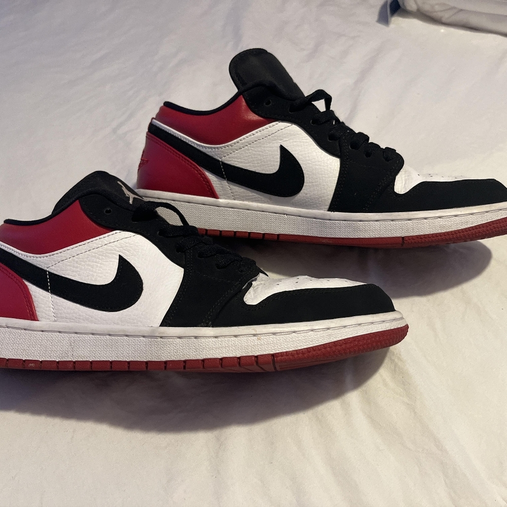 Air Jordan 1 Low "Black Toe" (2019)